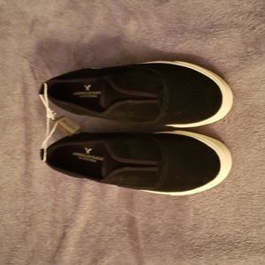 American Eagle slip-ons